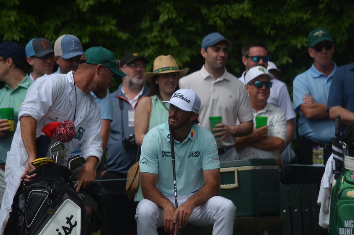 Redwingbeertake's tweet photo. @Maxhoma   egg salad sammys are but one get one #masters https://t.co/3kswP4bei7