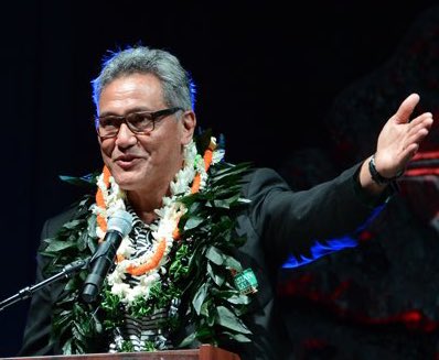 Happy birthday to Inaugural @PolynesianFBHOF (Class of 2014) Inductee, Jack 'The Throwin' Samoan' Thompson! He was a QB for @WSUCougarFB where he was most prolific passer in NCAA History (7,818 yds). His number 14 is one of only two numbers retired by Washington State Football.