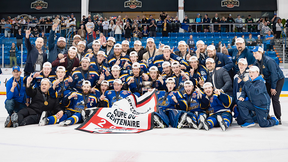 #CentennialCup champions! 🏆 Champions de la #CoupeDuCentenaire! 🏆 @CwoodBluesJrA | @TimHortons | @cjhlhockey | @OHFHockey