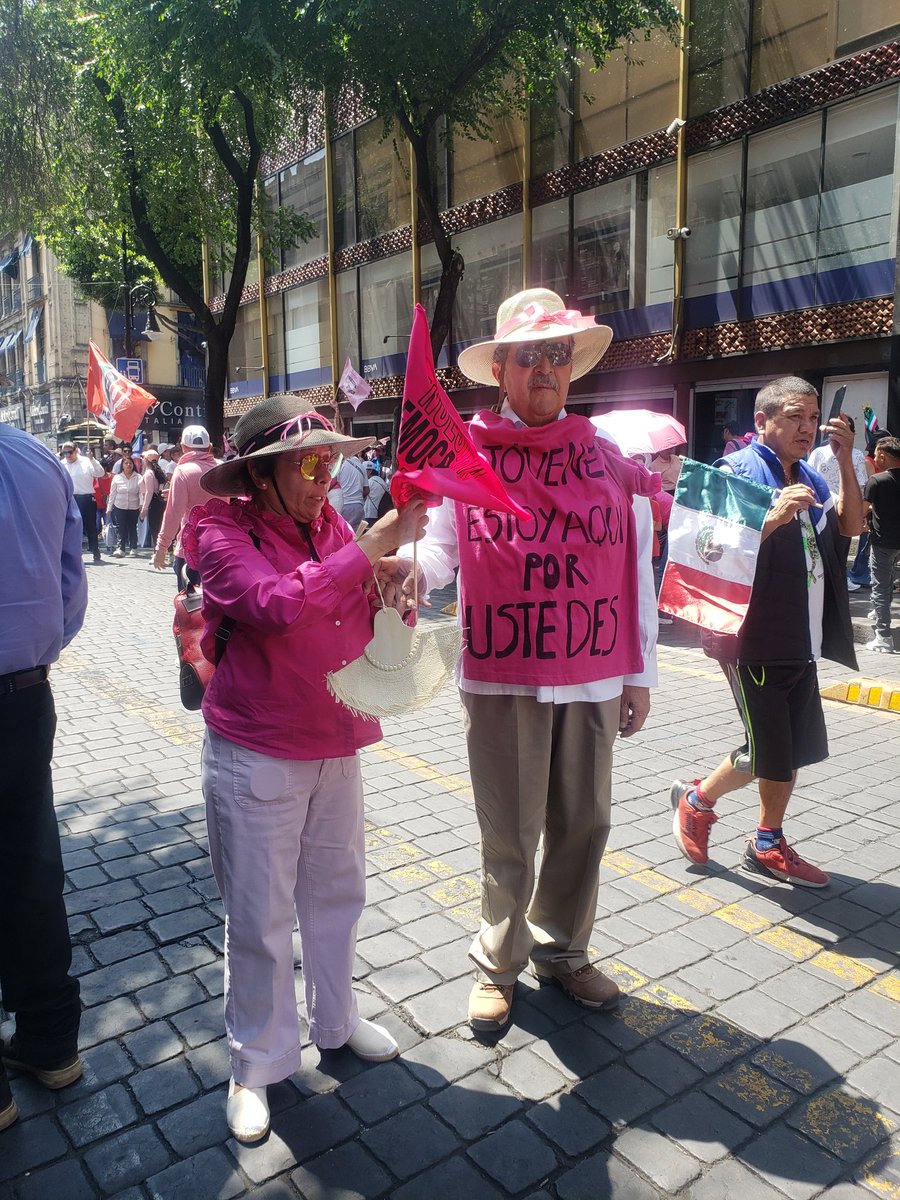 Tú. 
Yo. 
Ellos.
TODOS SOMOS MÉXICO. 
#MareaRosaPorXóchitl 
#MexicanosXingones
#VamosAGanar