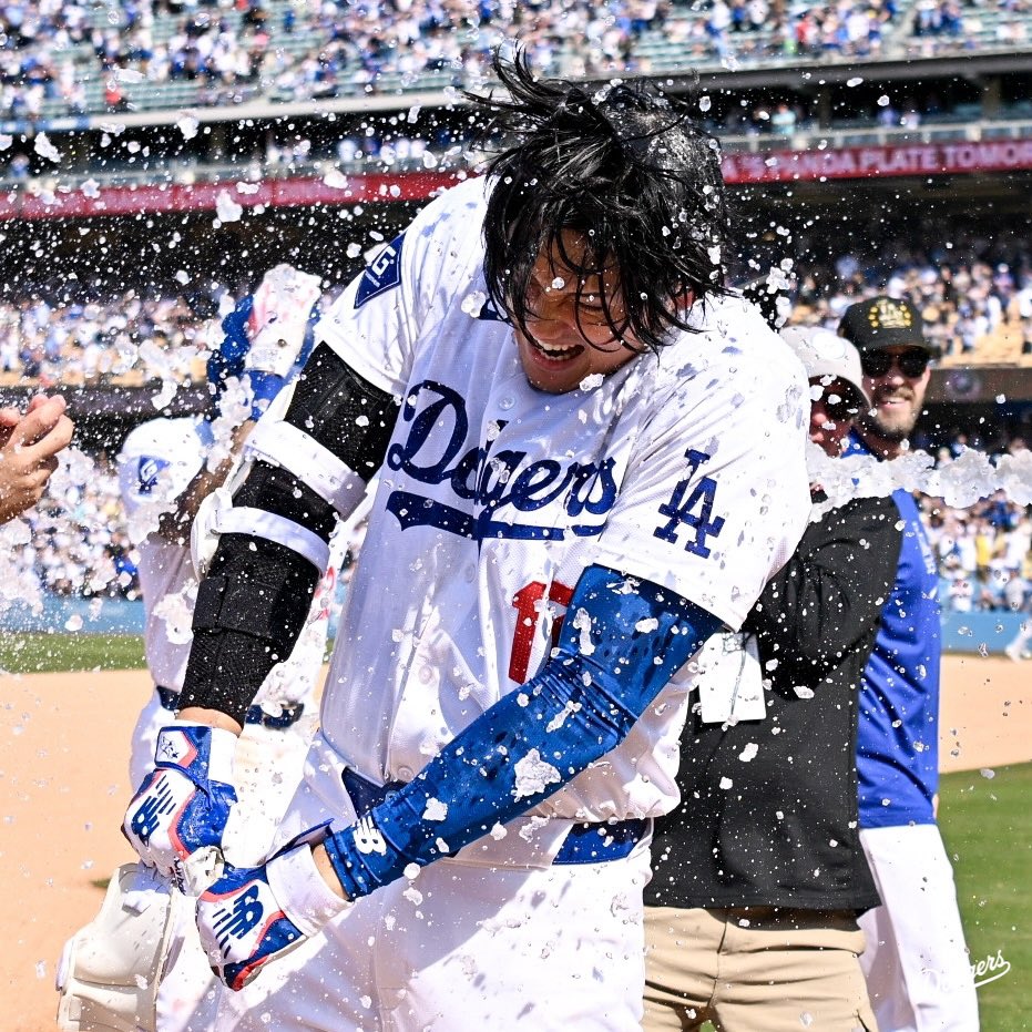 FOX Sports: MLB tweet media