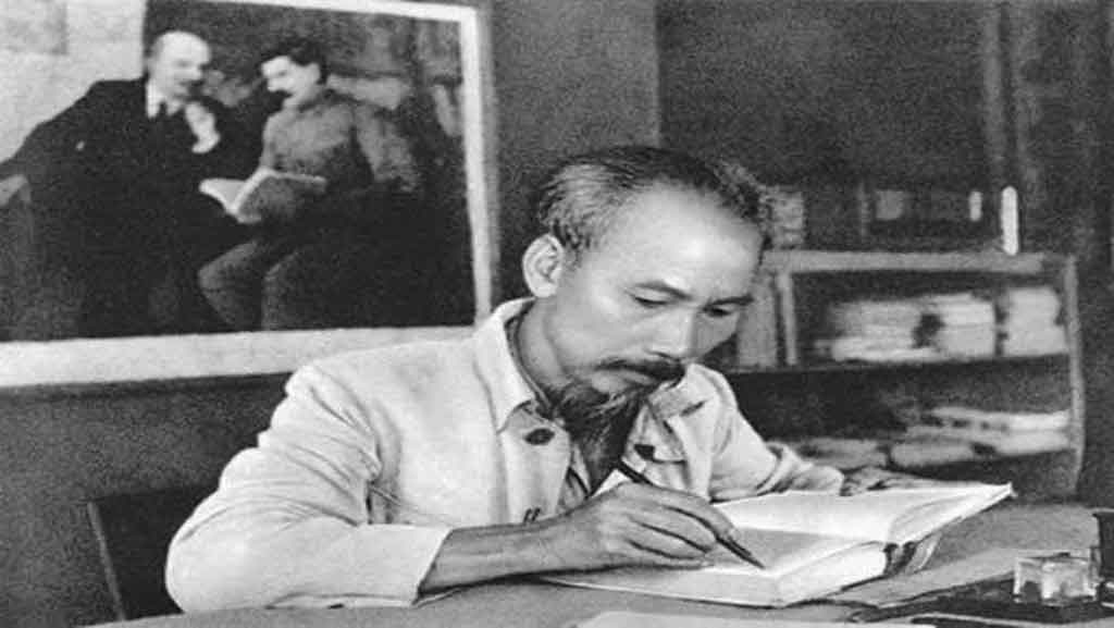 🇨🇺El presidente de Cuba, Miguel Díaz-Canel, recordó al revolucionario vietnamita Ho Chi Minh (1890-1969), en el aniversario 134 de su natalicio.
#Cuba #HoChiMinh #natalicio #MiguelDíazCanel #vietnam #HoChiMinh