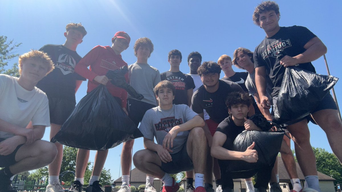 Chase Coleman (@chasecoleman33) on Twitter photo Had a great time cleaning up Civic Center Park earlier today. <a href="/MHSCoachWilcox/">Coach Wilcox</a> <a href="/Coach_MattGray/">Matt Gray</a> <a href="/MentorRedline/">Mentor Football</a> Had a great time cleaning up Civic Center Park earlier today. <a href="/MHSCoachWilcox/">Coach Wilcox</a> <a href="/Coach_MattGray/">Matt Gray</a> <a href="/MentorRedline/">Mentor Football</a>