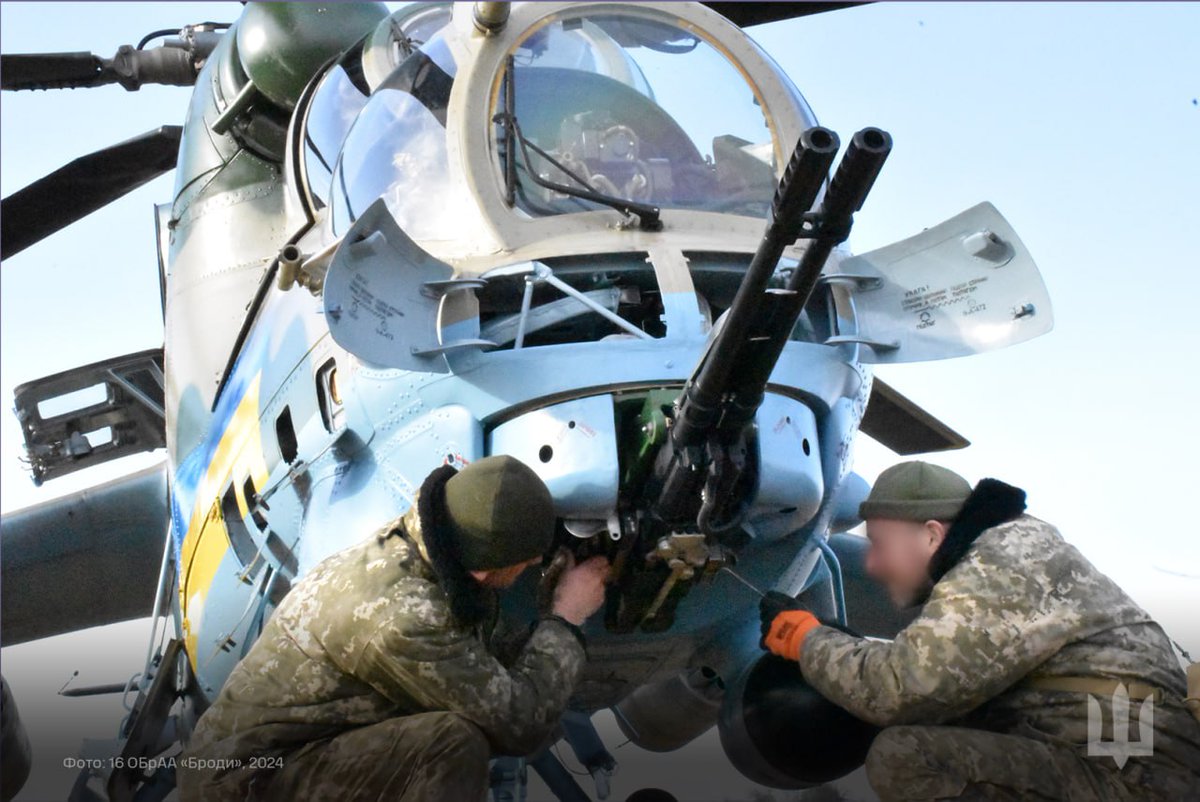 Mantenimiento del raro Mi-24VP 16 obraa. Una característica especial de la modificación VP es el cañón GSh-23L en la instalación móvil NPPU-23.
💪🇺🇦🔱
#UkraineNeverSurrenders
#RussianInvasion

t.me/TyskNIP/11120