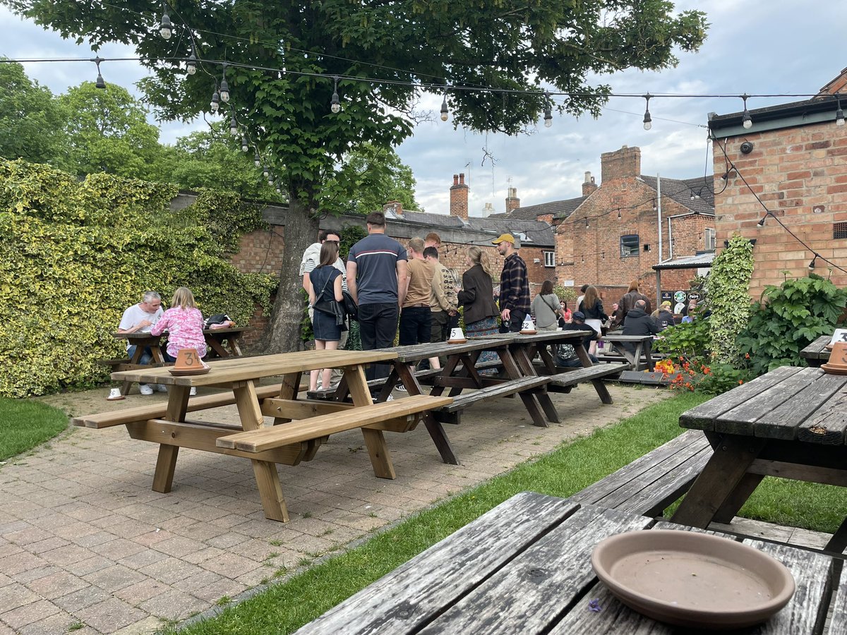 This was a large bunch of students leaving tables at our local pub (most already gone when I took the picture) this weekend. Every single glass and piece of litter picked up and taken back to the bar as they left. Young people nowadays 👍👍👍