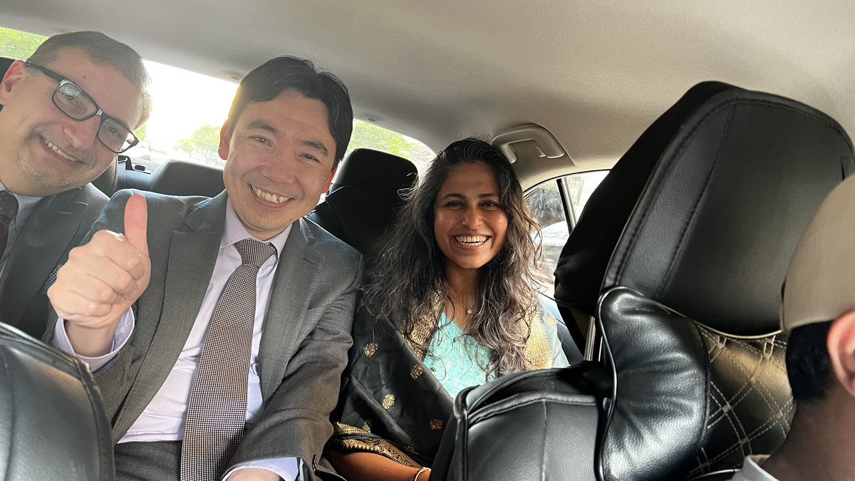 💚Green endoscopy - sharing a cab to @ASGEendoscopy Crystal Awards. Decreasing the carbon footprint wherever, whenever! #DDW2024 @alhaddad_mo @NayantaraCoelho