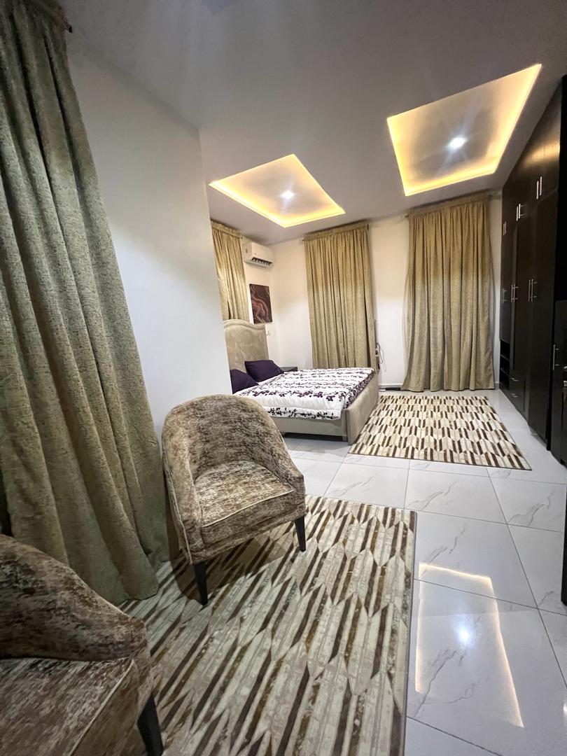 Off Kinshasa Unguwar rimi Fully furnished 4 bedroom with one living room, no bq and security post for sale 🔥 Price 💰 120m ☎️ Haathim: 07032652699 $SHC $NYAN $PARAM $BUBLE $BEYOND $RICY $SKR $PIXIZ