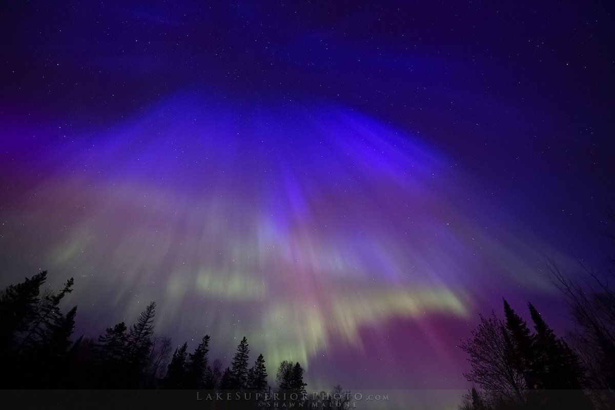 The purple, magenta and indigo tho...
Memory will last forever! A short montage from the G5 auroras a little over a week ago ✨
#G5 #aurora #wisconsin #lakesuperior #blue #indigo #purple #magenta