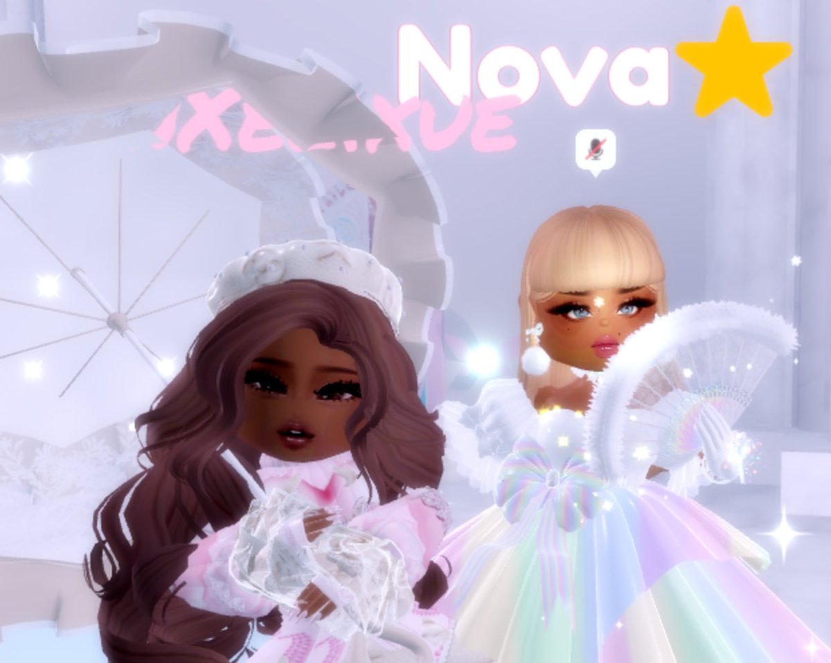 🌙⭐️🌈☁️💜Royale photoshoot with @AbbieDg_ #RHTC #royalehigh #royalehighcampus3 #royalehighdorms #ROBLOX 💜☁️🌈⭐️🌙