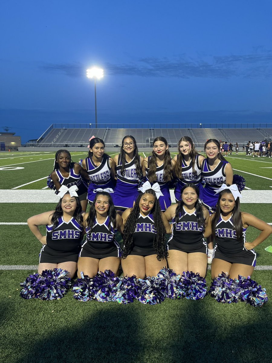 SMCISDcheer's tweet photo. Spring Game! 💜✨📣🏈 https://t.co/4Y6gmPa9Im