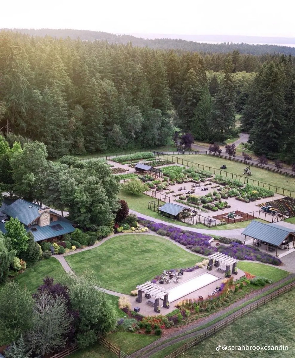 SMB_Attorney's tweet image. Do you think owning a family compound is the ultimate measure of success? If not, what is?