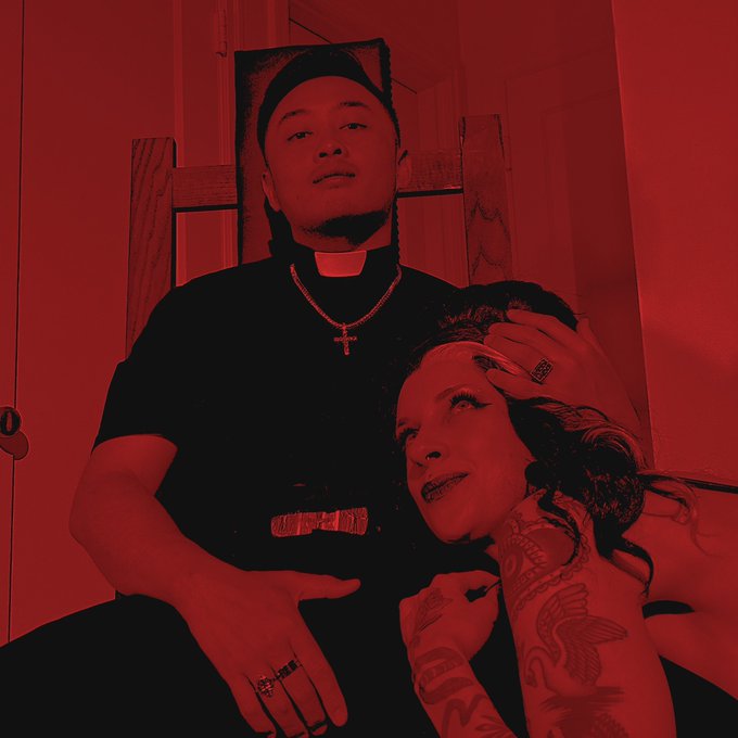 Let me tell you about our lord and savior&hellip;  🫦 @pepper_dagger @OddZodds https://t.co/jFXv8a63Sm