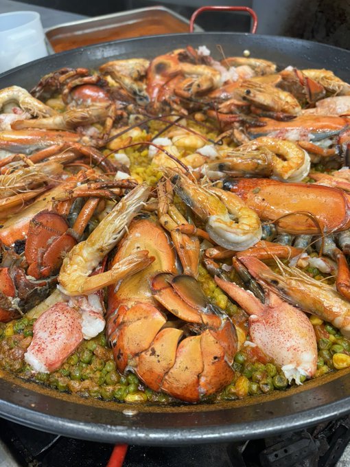 Paella today :) https://t.co/FY9jYQT0Qv