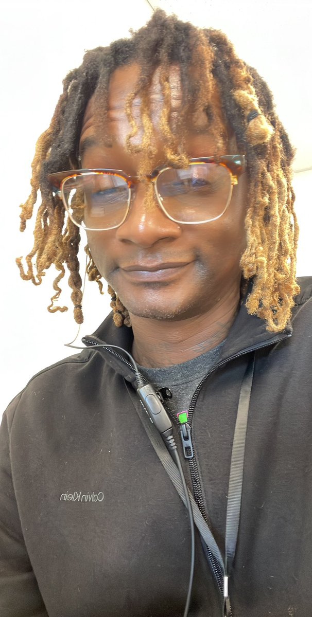 High as hell. It’s nice to meet ya😶‍🌫️ Doing The Lord’s Work flipping packs🍃 💫🧙🏾🧹 #BlxckHarryPotter #WorkFlow #AlmightyKingCoop #DispensayLife #FutureMinorityOwners