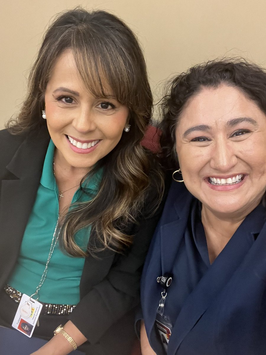 See_Boston's tweet photo. Honored to present the #AZALAS High School Scholarship to Erika Gutierrez Romero from University High in @TollesonUhsd today with President Gisselle Herrera. Congrats, Erika! 🎉 #AZALAS #Scholarship #ProudMoment https://t.co/74lPNNNTPj