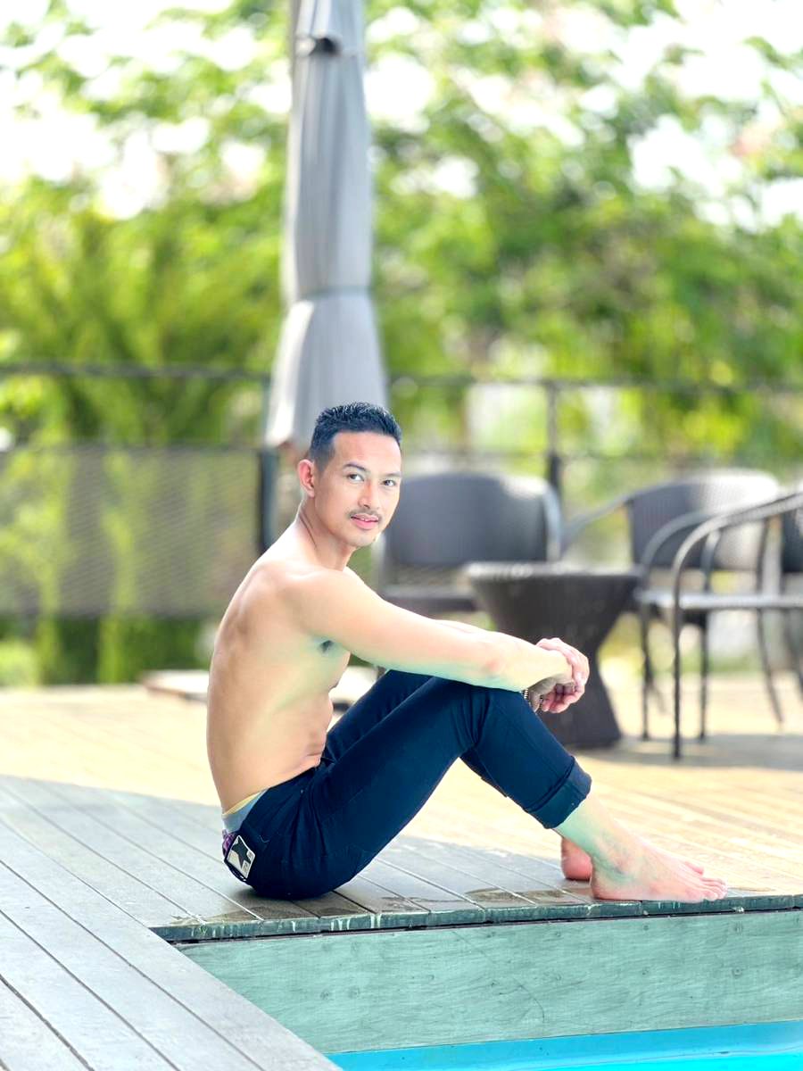 august_biman's tweet photo. วันธรรมดาใครว่าไม่สำคัญ แค่วันหยุดมันสำคัญกว่าเท่านั้นเอง https://t.co/zQM3fey8hA