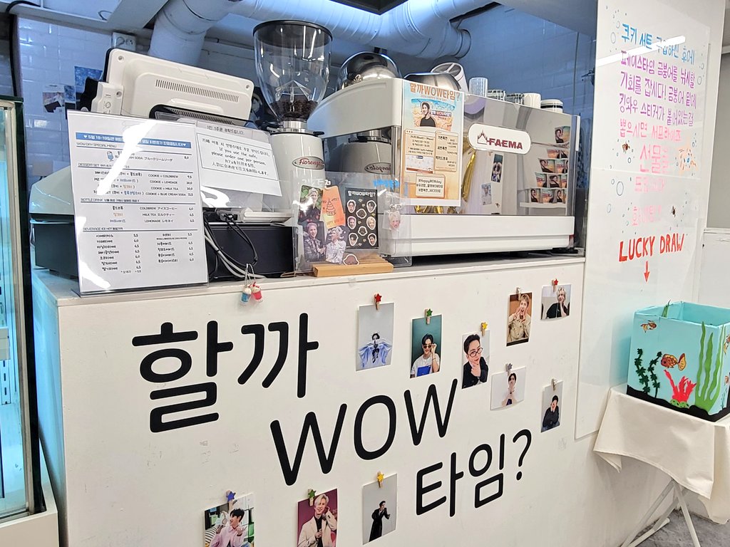 cafe_holiday_'s tweet photo. 오늘부터 내일까지 에이스 와우 님의 생일 이벤트가 진행됩니다 🤗

홀리데이에 가득한 #행복한_NICE타임 모두 함께 보내요🥳

#우리랑_할까WOW타임 #에이스 #와우 #김세윤 #ACE #WOW https://t.co/P9ZxR6RS59