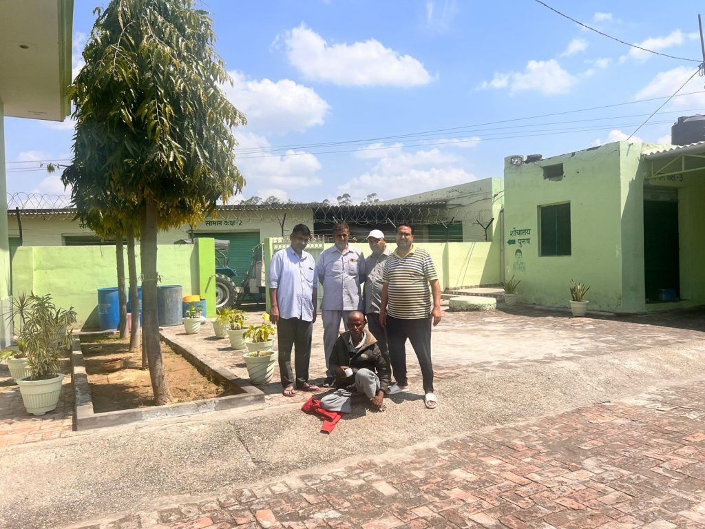 Helping mentally challenged people to reach his/her home safely comes in the list of 163 welfare works, initiated by Saint Ram Rahim Ji, and his volunteers have helped a huge number of such people reach their home!
#SpiritOfHumanity