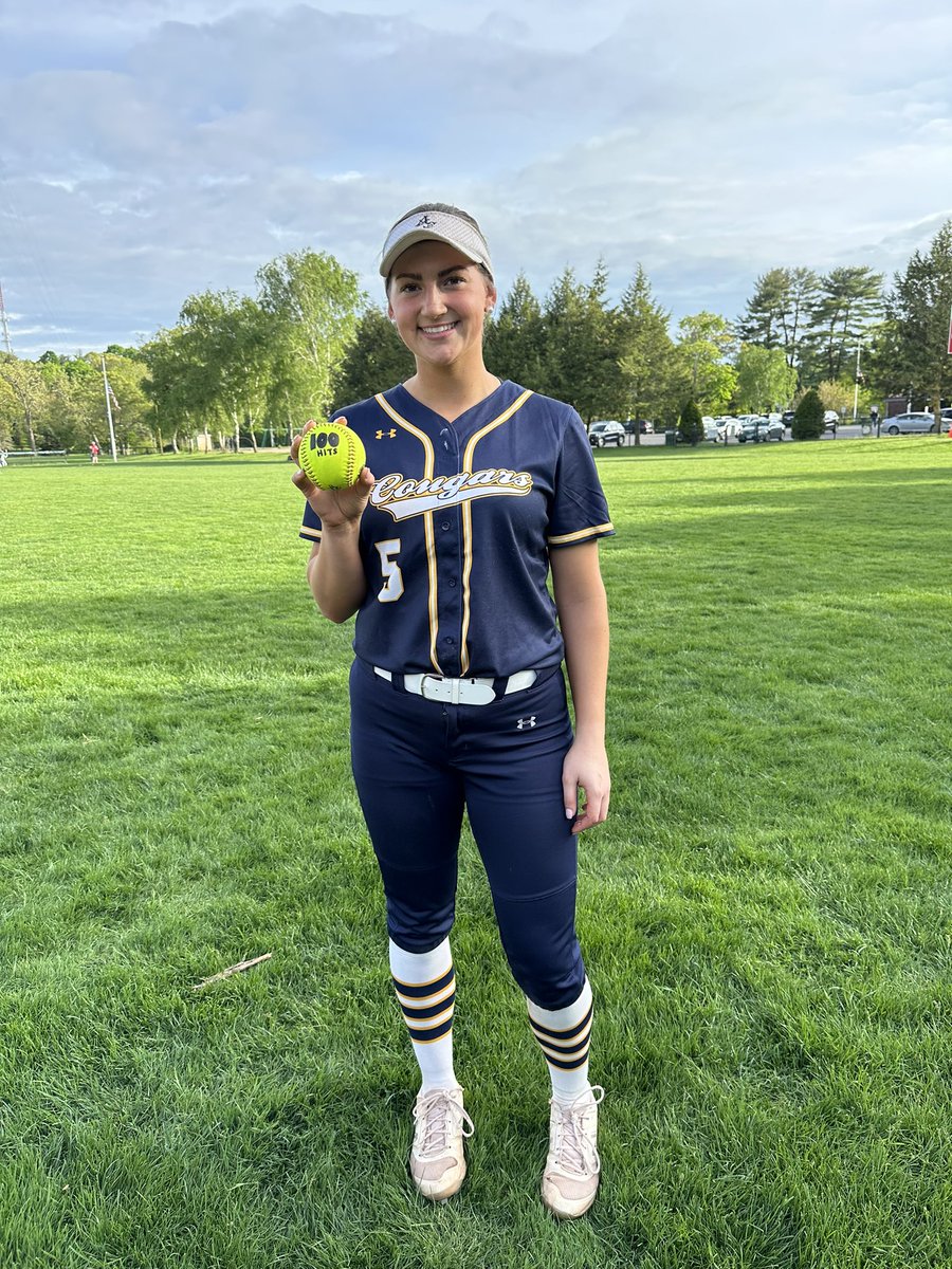 FINAL: AC12 Fontbonne7. SRErin Shortell 3/4, SR KathleenSimmons,SO AnnieDriscollSO KailynFrench each with 2 hits. SRMaddieConnelly 1/3 getting her to her 100th career hit. Jacket toJR RileyRose rock solid behind the plate. @GlobeSchools @camkerry7 @BostonHeraldHS @AC_Athletics