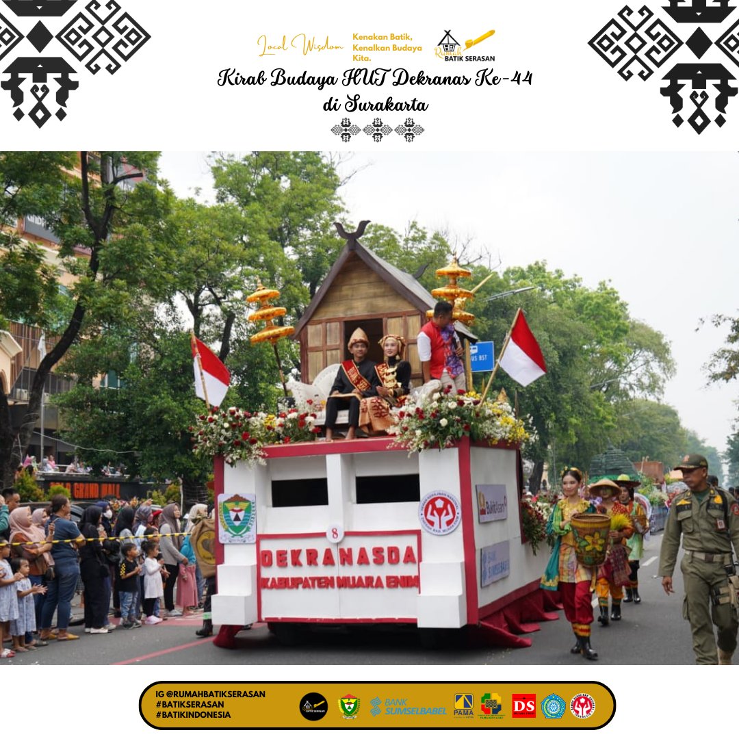 Kendaraan Hias Rumah Tengkiang serta kompak berseragam Batik Serasan khas Muara Enim Semarakkan Kirab Budaya HUT Dekranas Ke-44 di Surakarta 

Local Wisdom
"Kenakan Batik, Kenalkan Budaya Kita"
#rumahbatikserasan
#batikserasan
#batikserasanmuaraenim
#seragambatik
#seragam