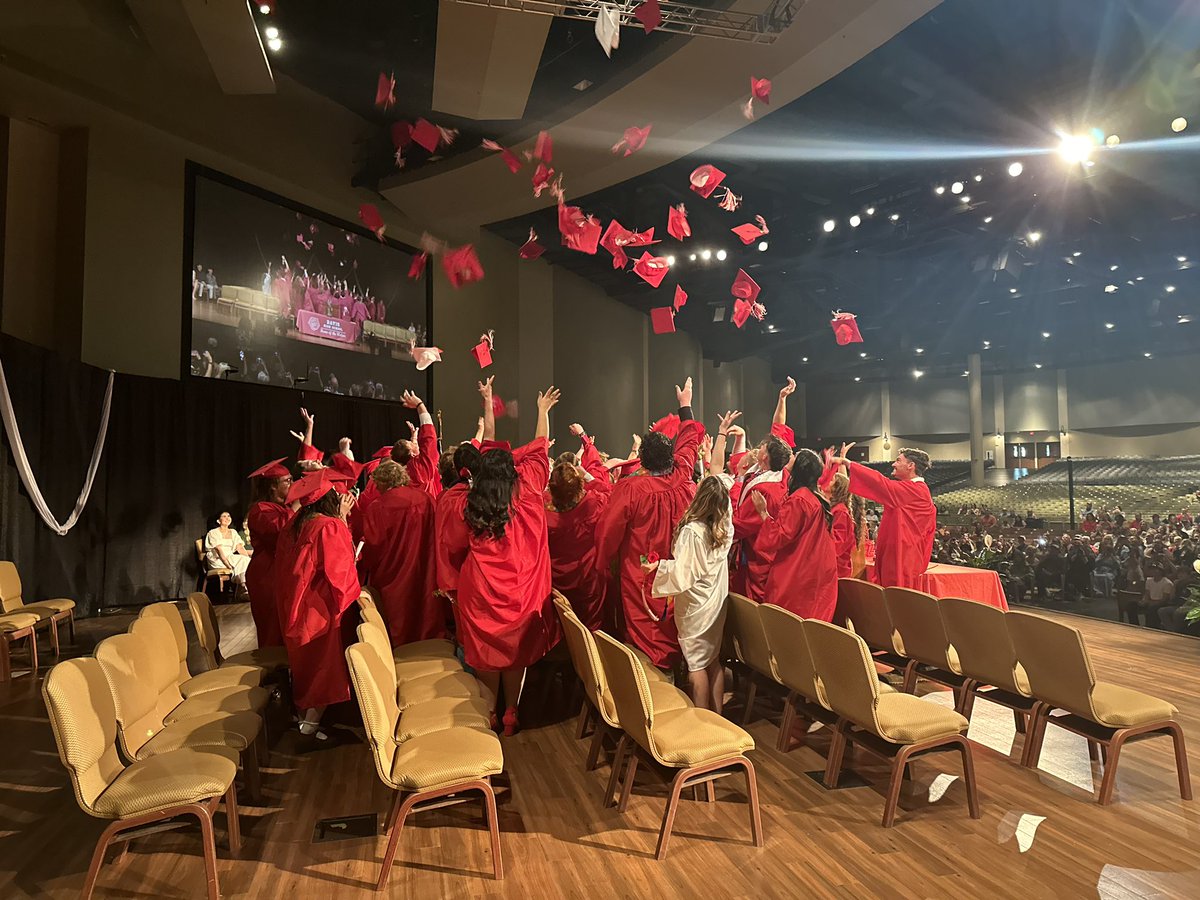 🐺❤️🎓 I’m gonna miss ya 🎓#DavisWolves