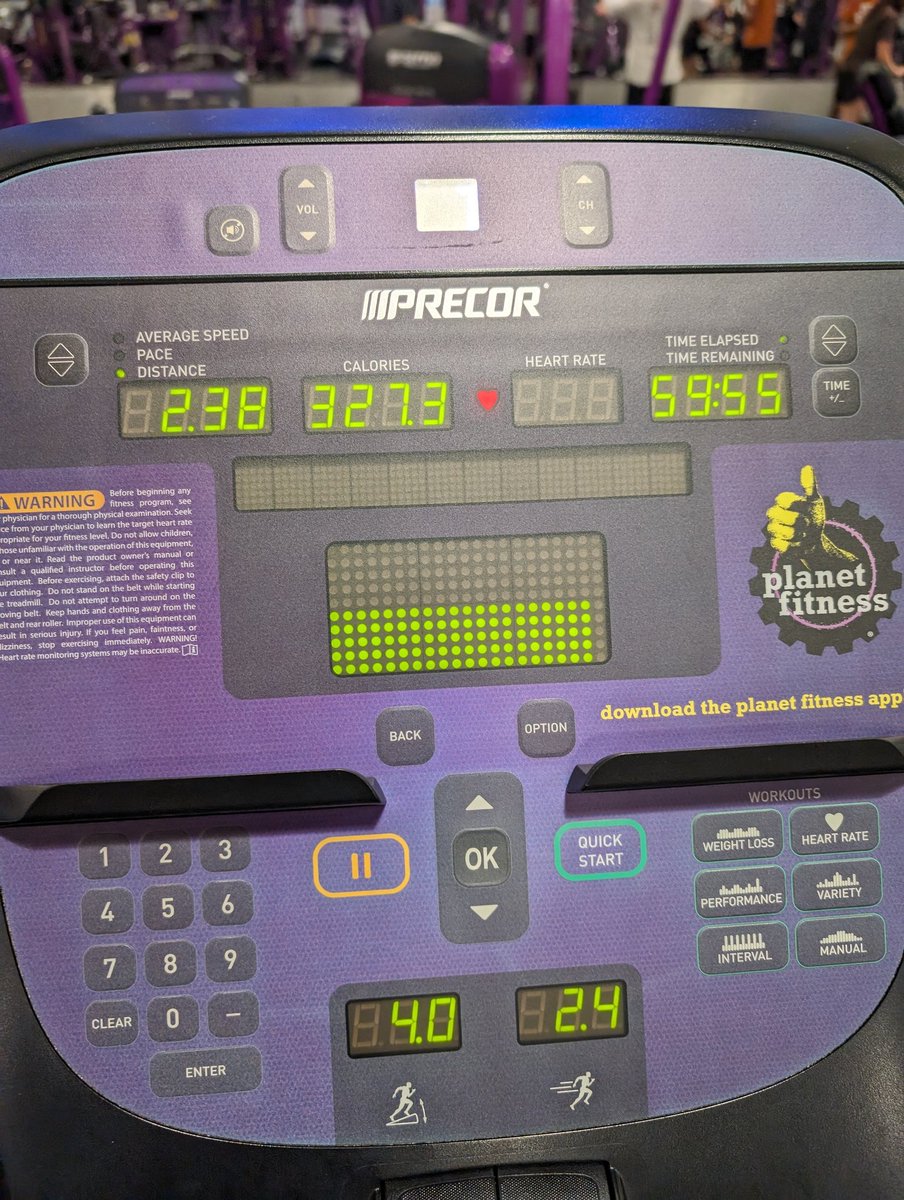 Day 81 of 100 ☑️ 
An hr on the treadmill then 30 minutes of lifting to finish the night off 
#weightlossjourney #healthscape #100daysofwalking