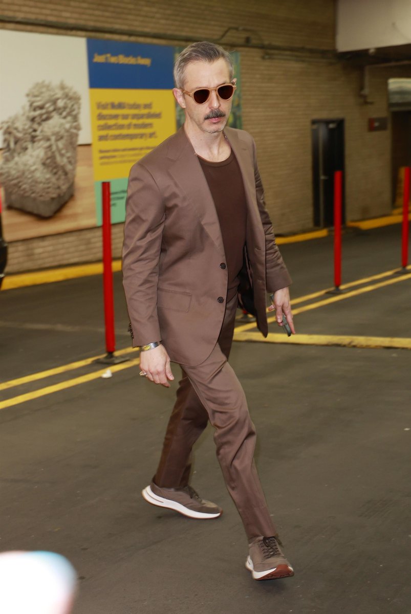 littlelordkroy's tweet photo. when he arrived at the ziegfeld ballroom to attend the drama league awards😎 https://t.co/GvPjYnxMU2