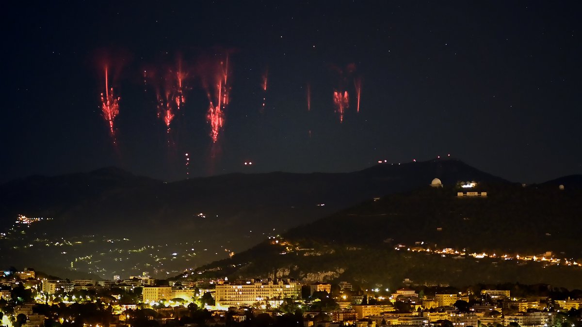 Red sprites over a MCS located in north Adriatic yesterday evening, as seen from Nice (south of France) Capture from video. Nikon Z6 and Samyang Xp 85/1.2. #redsprites #CotedAzurFrance #StormHour #orage #orages