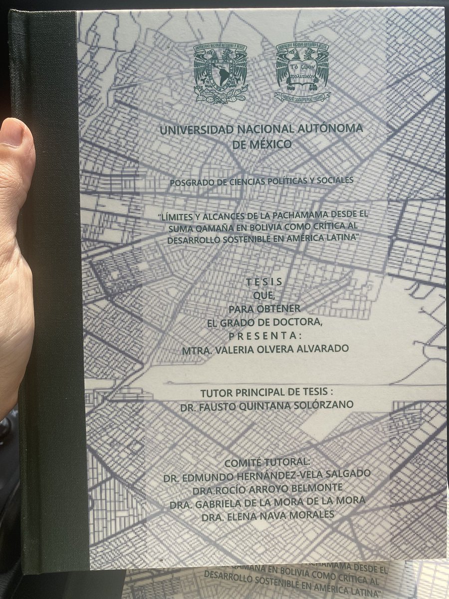 Presumo mi trabajo y esfuerzo de casi 4 años. #doctorado en <a href="/UNAM_FCPyS/">FCPyS-UNAM</a> 
Un sueño ♥️😉#bolivia #politicainternacional