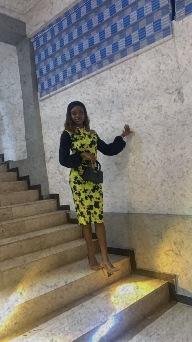 Blessingfheyi's tweet photo. POISE DINNER 🥂 https://t.co/qgtzeQCUTu
