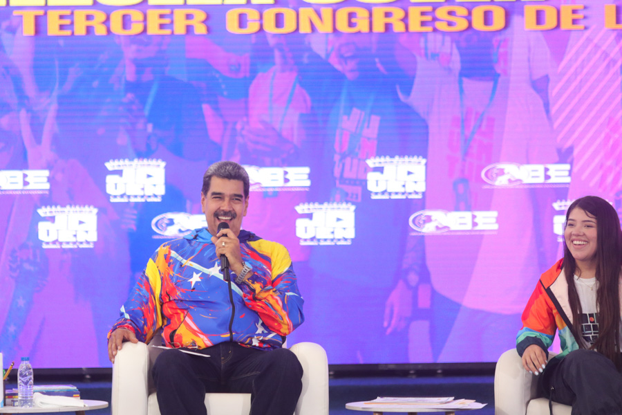 📢¡𝐀𝐬í 𝐥𝐨 𝐃𝐢𝐣𝐨! 🇻🇪 Pdte. @NicolasMaduro: En este III Congreso de la Organización Bolivariana Estudiantil recibo 24 temas, listados como prioridad. Daremos respuesta a cada uno. #VenezuelaUnida