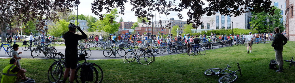 The Annual Spring Community Bike Ride is tomorrow, May 18! Come to Joan Lorentz Park between 8:30-9 a.m. to join. The ride departs at 9:30 a.m. and returns around 12 p.m. To request a free Bluebikes pass, email bluebikes@cambridgema.gov by May 14. camb.ma/4b5FHti