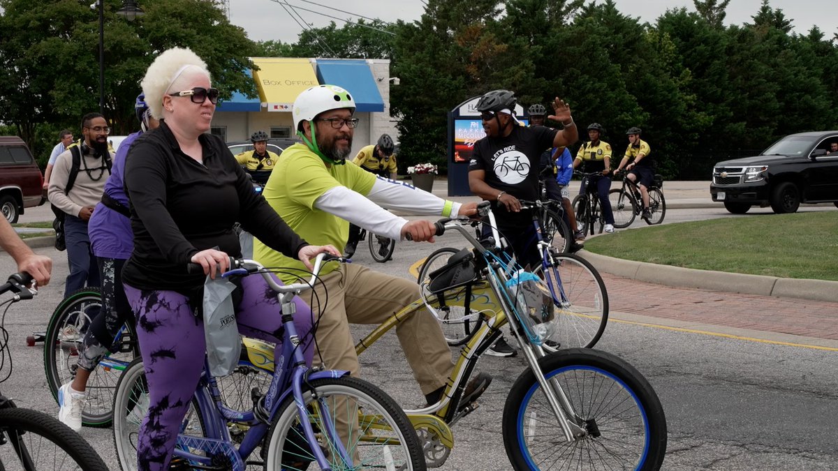 It was an awesome day to roll around Portsmouth for the 8th Annual Lunch Bike Ride! 🚴🚴🚴‍♂️ There were shirts, raffles, snacks, and smiles all around. Thank you, Parks & Rec, for this event and for everyone who attended😁👍 youtube.com/watch?v=2Hfs1L…