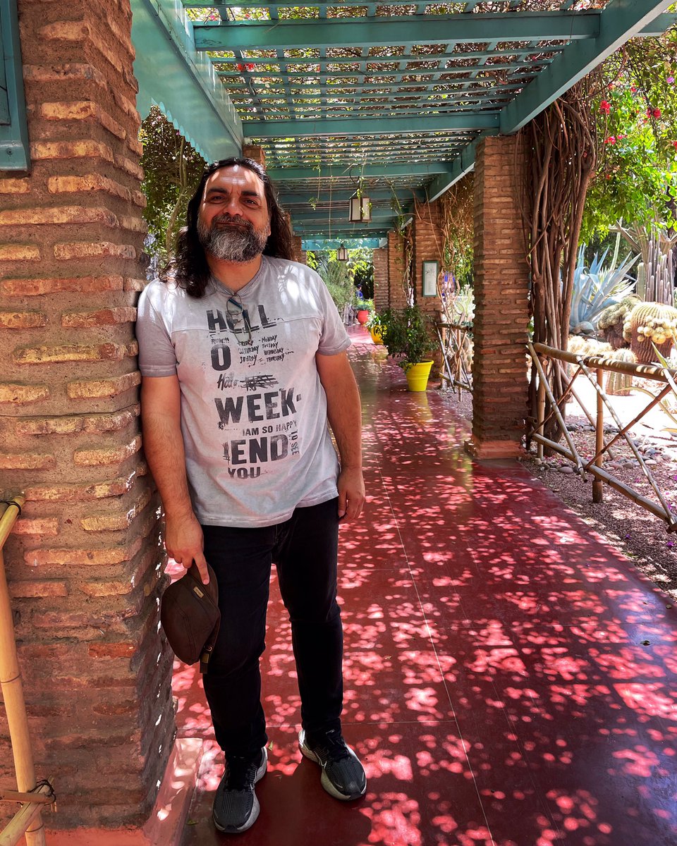 Este señor comienza hoy su año 53, y lo hace muy contento y agradecido por tantas cosas buenas vividas y tanta buena gente en el camino. Este señor está feliz 🥰

Foto de <a href="/_mjpc/">Mariaje</a> (en Marrakech, hace una semana).