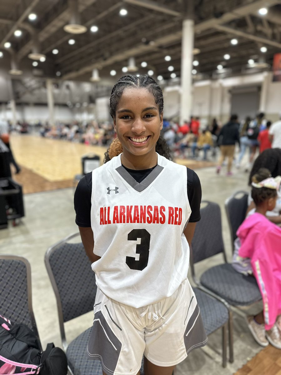 2026 Jeneva Gregory (Mills) is a true PG who had 7 assists in their win today. She set the table and created wide open shots for her teammates here in Houston at Clash of the Clubs. @j3neva_gregory @CrunkdOutEnt @k_sutherlandAR @AYSABasketball @ETTaylor79