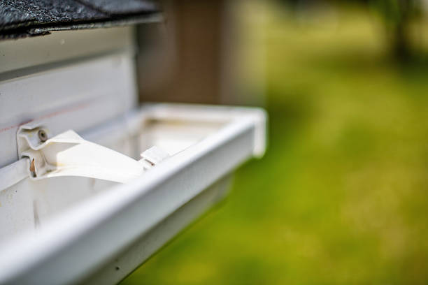 OntarioExt's tweet image. #Fact: Improperly maintained gutters can attract pests like mosquitoes and rodents. Regular cleaning and inspection can help prevent infestations.