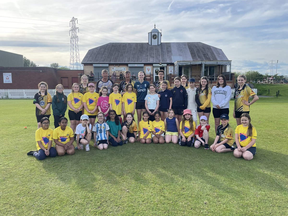 @NewportCricketC U10-12 Girls Dynamos say a big welcome to their new coach @sophiasmale Learn to play Cricket at Friday evenings Girls only Fun Cricket sessions (6.00 - 8.00pm) @NewportCricketC Contact Mike Knight 07793823294 for details. #NCCtheplace2B