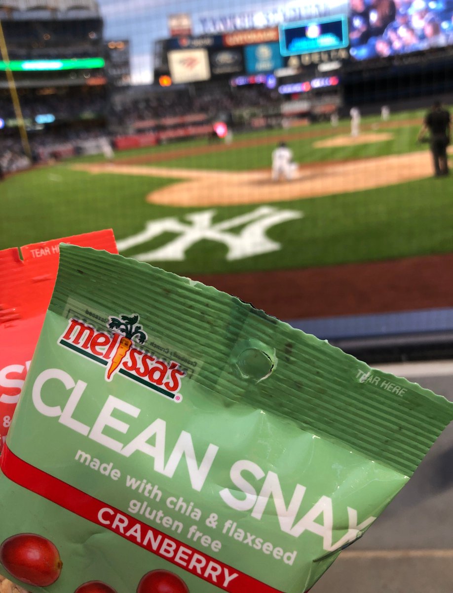 Great View + Great Snax = Perfect Night at @YankeeStadium! 🏟️⚾️

Who's tuning into tonight's @Yankees game? Grab your #CleanSnax sample pack at the link below while you watch! ⬇️

trycleansnax.com/special-offer1…

#MelissasProduce #StadiumFood #HealthyOptions #RepBX