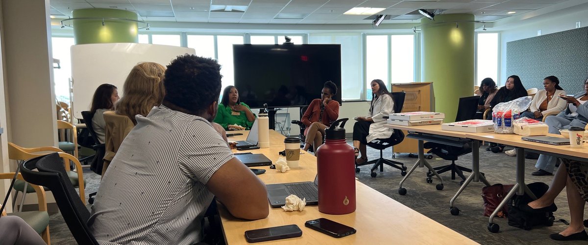 Rayne Rouce, associate professor at @bcmhouston, was at @nih to give an @NCIResearchCtr #grandrounds talk on new frontiers of cancer #celltherapy & #disparities in access to these life-saving treatments. She also spoke with #NIHHemeOncFellows during our weekly Friday #didactics.