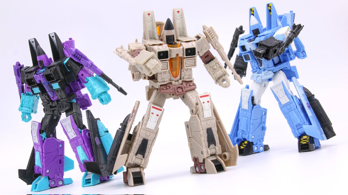 I didn't manage to get the original Coneheads, but these are equally cool! #transformers #toyphotography