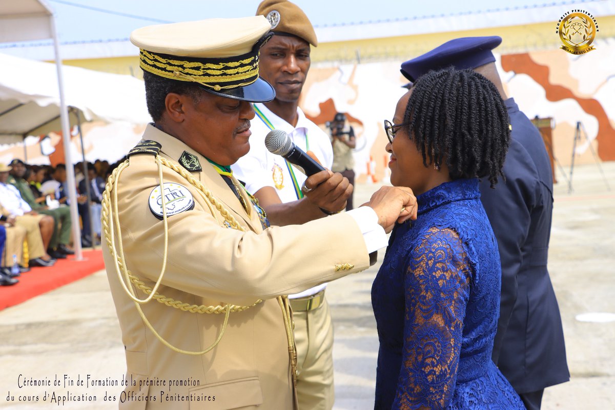 La Première cuvée du cours d’application d’officiers pénitentiaires baptisée du nom du Général de Division de la Gendarmerie Nationale,Yves Barasouaga, est sortie officiellement le vendredi 17 mai 2024 lors d'une cérémonie solennelle organisée à la Prison centrale de Libreville.