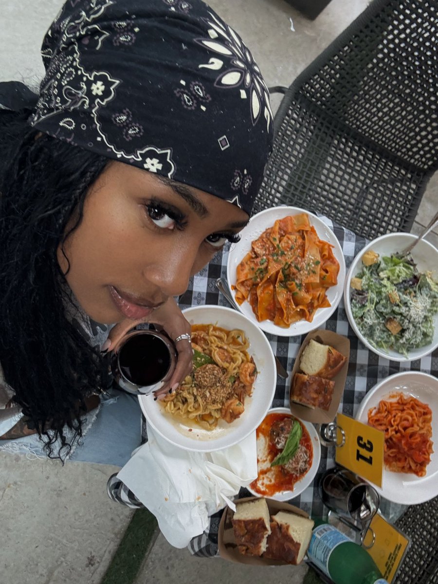 tordrobe tweet media