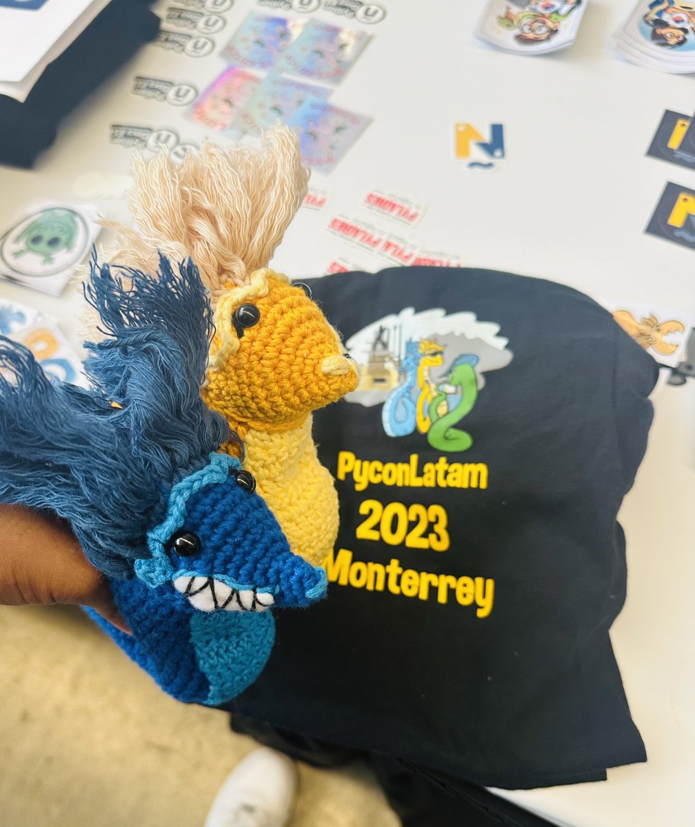 PyLatam's tweet image. ¡Estamos en #PyConUS! 🎉 Haciendo networking y conociendo a gente increíble. Búscanos con el logo de PyCon Latam para una foto 📸. ¡Nos encantaría verte!

Además, ¡anunciamos #PyConLatam2024 en Mazatlàn, México! 🇲🇽

#Python #PyConLatam #PyConUS2024