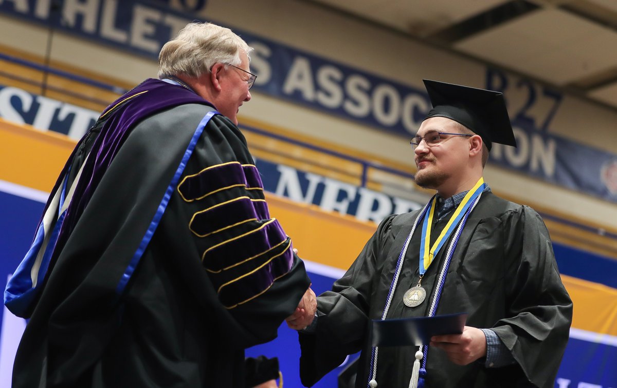 UNKearney's tweet image. Congrats #Loper graduates!
🎓🎓🎓🎓🎓
More 📸: shorturl.at/hbcEi
🎓🎓🎓🎓🎓
#PowerOfTheHerd #2024graduate