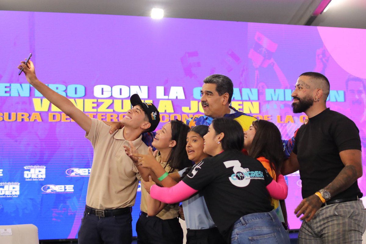 Ángel Marcano (@amarcanopsuv) on Twitter photo Nuestro Presidente <a href="/NicolasMaduro/">Nicolás Maduro</a> sostuvo un hermoso Encuentro con la Gran Misión Venezuela Joven en la Clausura del Tercer Congreso de la OBE. Que viva nuestra aguerrida juventud . La Esperanza Está en La Calle <a href="/delcyrodriguezv/">Delcy Rodríguez</a> Nuestro Presidente <a href="/NicolasMaduro/">Nicolás Maduro</a> sostuvo un hermoso Encuentro con la Gran Misión Venezuela Joven en la Clausura del Tercer Congreso de la OBE. Que viva nuestra aguerrida juventud . La Esperanza Está en La Calle <a href="/delcyrodriguezv/">Delcy Rodríguez</a>