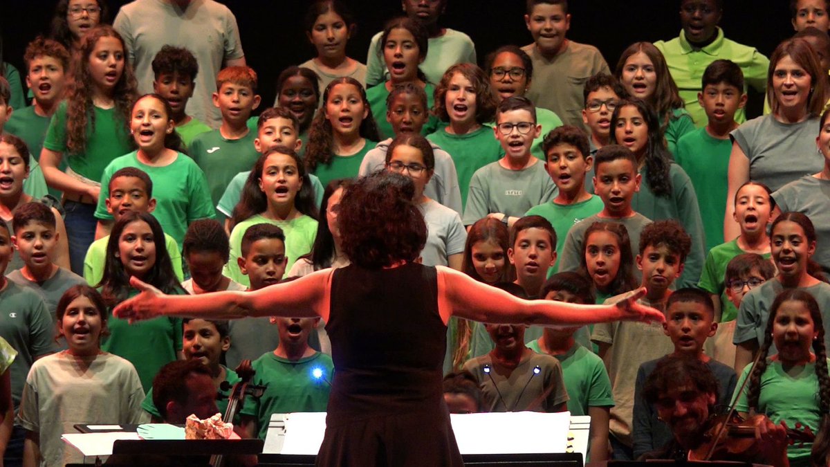 tramuntana_tv's tweet photo. Cap de setmana de #Cantània al Teatre el Jardí. Avui divendres s’ha fet la primera de les 5 sessions previstes. Hi participen més de 30 escoles de la comarca. @sealtemporda @marctimon @figueresaescena https://t.co/YnIN9tfhkB