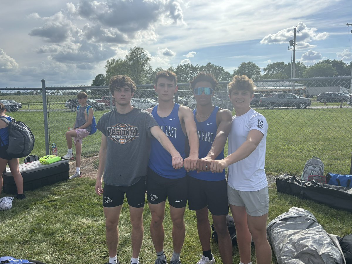 RETURN TRIP. The boys 4x2 and 4x1 of Deacon Jones, Jackson Friesner, Isen Schafer, and Trey Hensley placed second in their respective relays (1:32.52, 43.98)! They will be running at Regionals next week!
