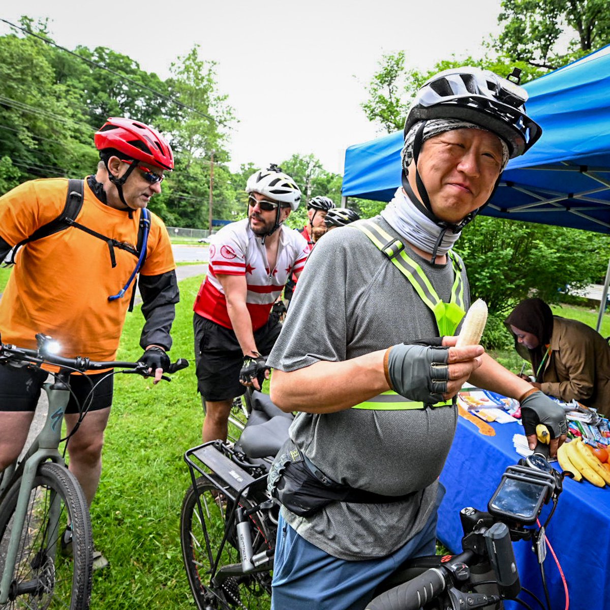 TakomaParkMD's tweet photo. We loved seeing all our #TKPK bikers all geared up for biking to work today!! And hey, it's never too early to think ahead and take the pledge to bike to work before, on, and after September 22, 2024, for World Car Free Day. #CarFreeDay #BTWD2020 #bikedc #bikemd https://t.co/ge189u8cO6