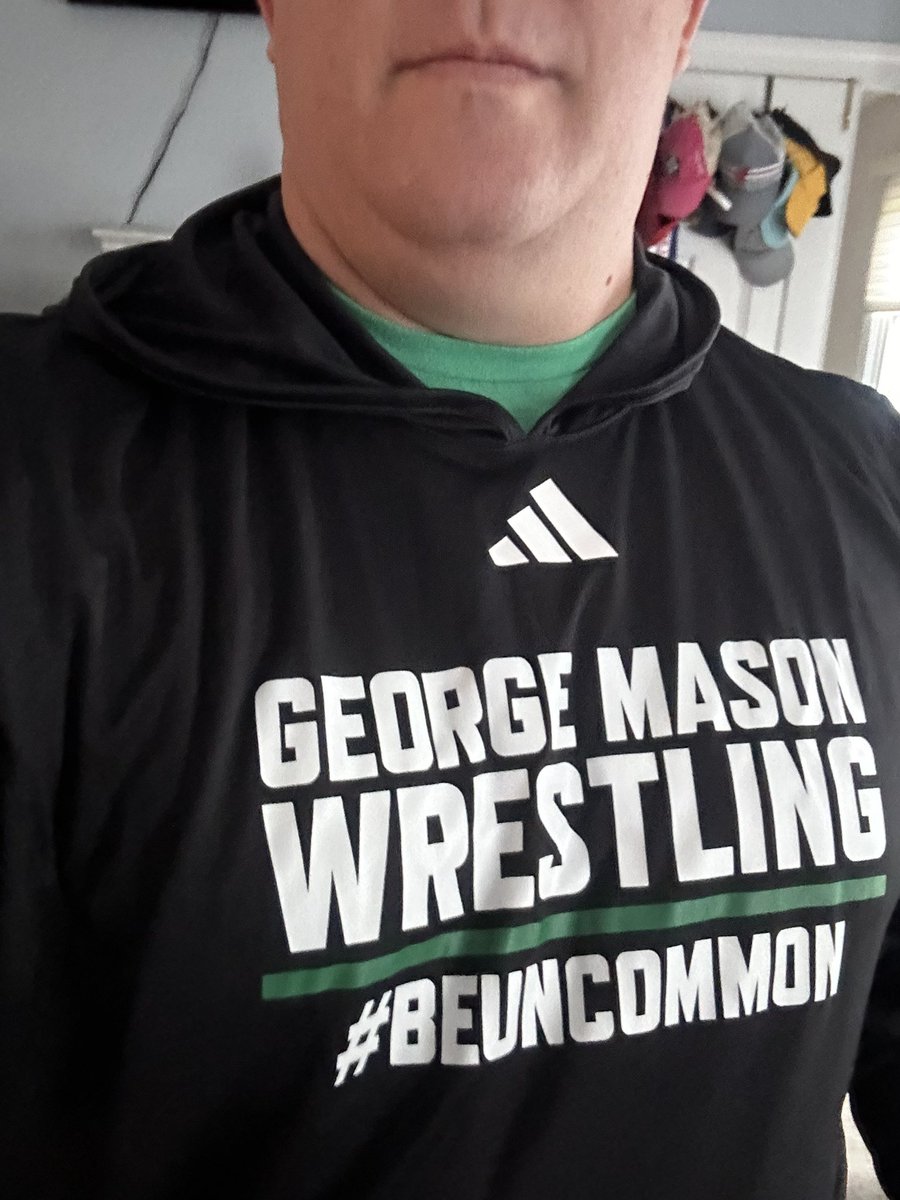 Tonight’s a great night to #BeUnCommon! @GMUWrestling @GMUPres @MasonAthletics @f_beasley #WrestlingShirtADayinMay