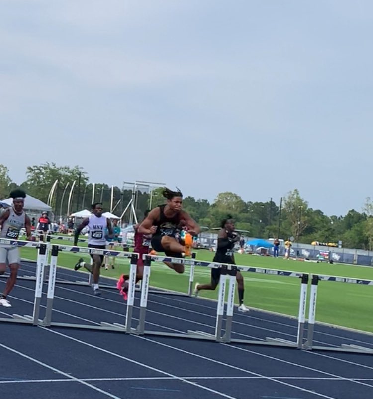 Minneola_Track's tweet image. Kai Evans is your FHSAA Class 3A 110H meter Champion!!
Grind @Kaievan41441189 !!
#1Down
#Blessed
#110HChamp
#Hegot4🙏🏽